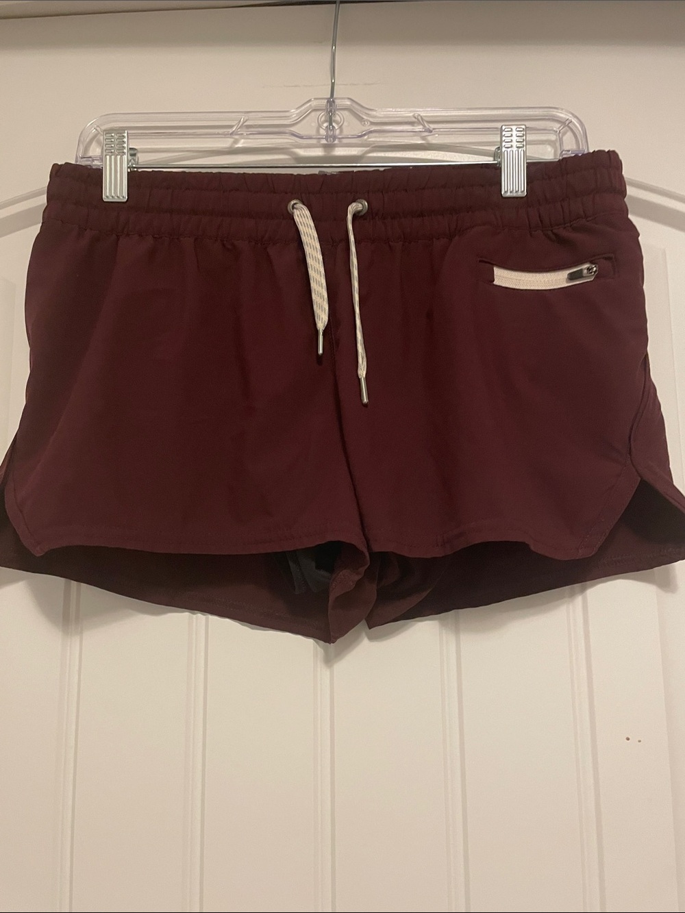 Vuori Women Shorts Size Medium